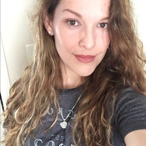 Meet your Posher, Alma - Picture 4 of 5